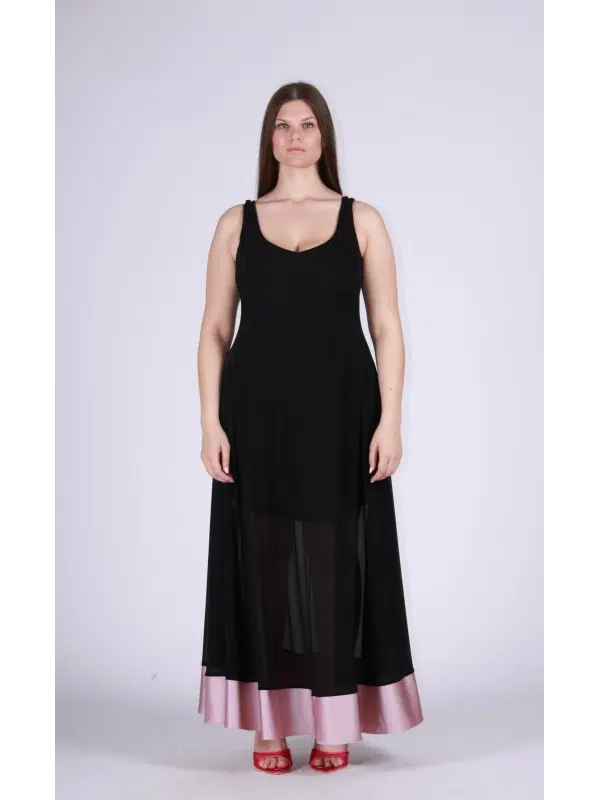 Robe Longue en Tulle – Élégance